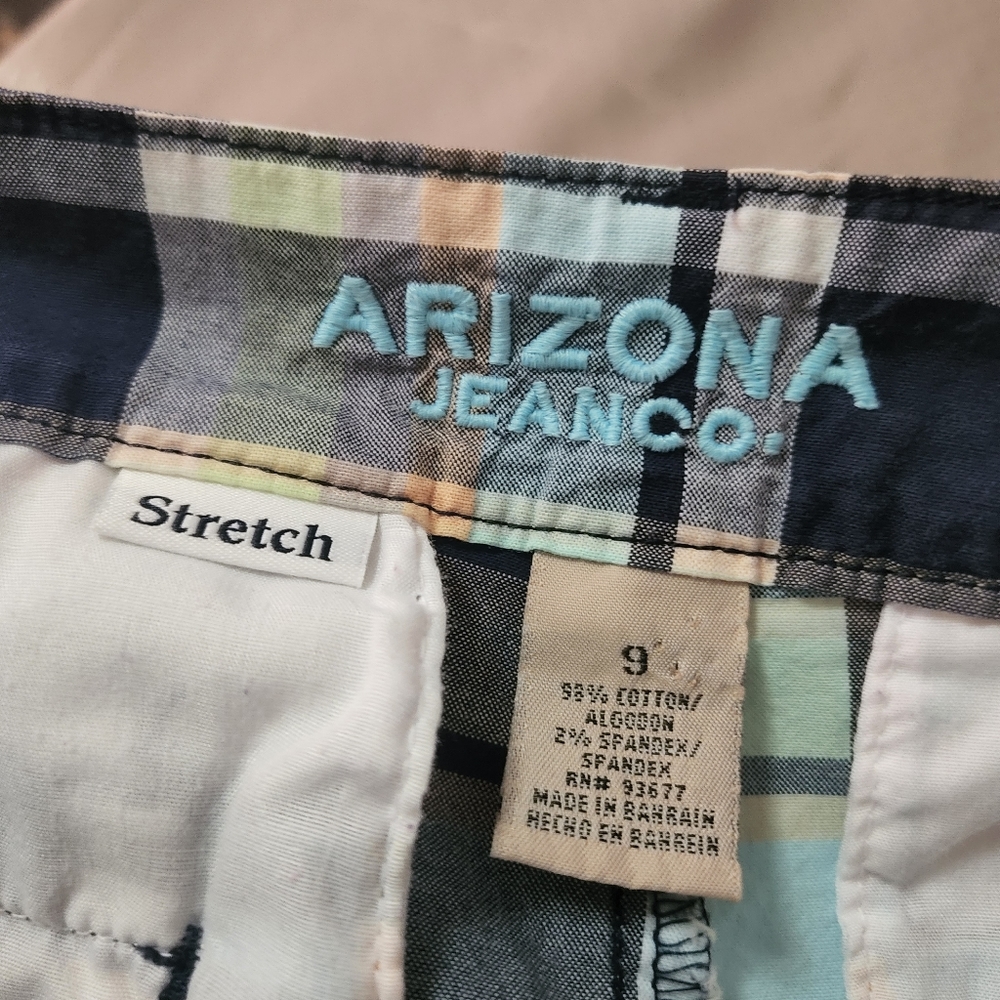 Shorts - Picture 3 of 3